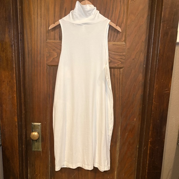 ANTHROPOLOGIE Akemi + Kin White MockNeck Sleeveless Tunic Shift Dress Size M NWT - Picture 1 of 11